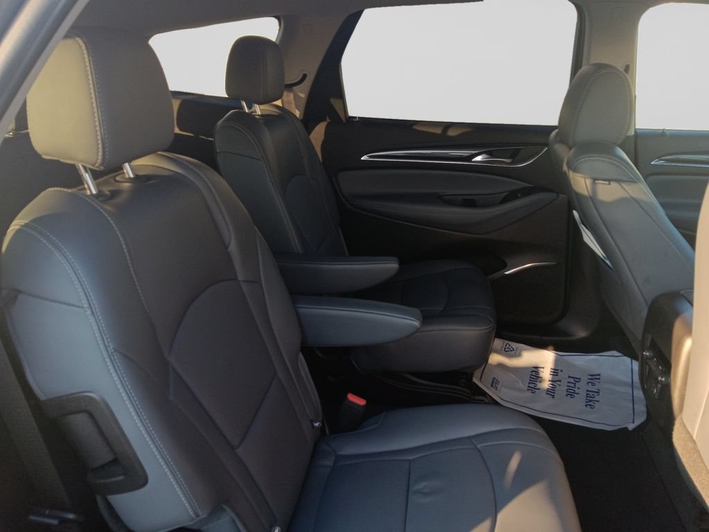 Used 2020 Buick Enclave Essence AWD/4WD image 13