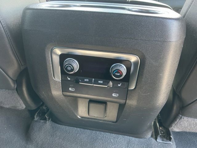 Used 2024 Chevrolet Suburban Premier AWD/4WD image 21