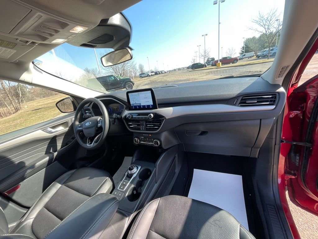 Used 2022 Ford Escape SEL w/ Technology Package AWD/4WD image 10