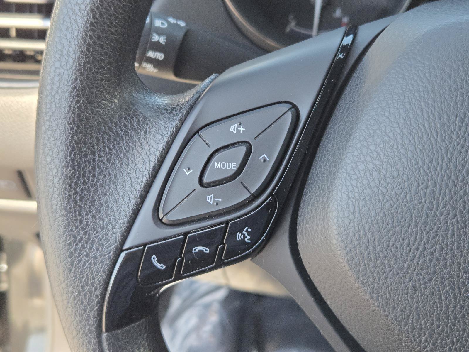 Used 2021 Toyota C-HR LE FWD image 17