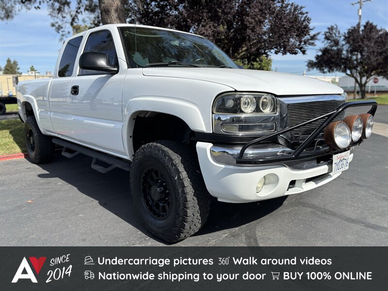 Used 2005 GMC Sierra 2500 SLE w/ Skid Plate Package