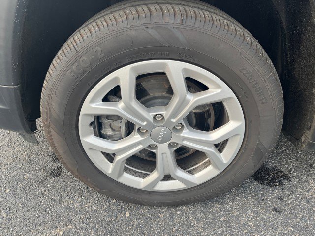 Used 2024 Jeep Compass Latitude image 22