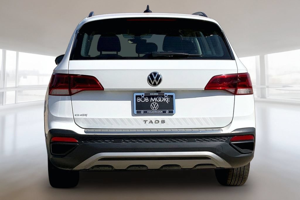 Used 2024 Volkswagen Taos S w/ MDO Package FWD image 4