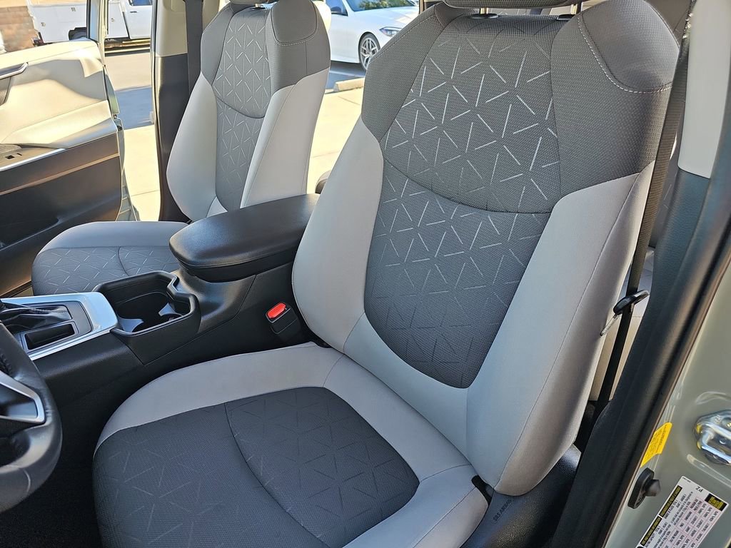 Used 2021 Toyota RAV4 XLE image 15