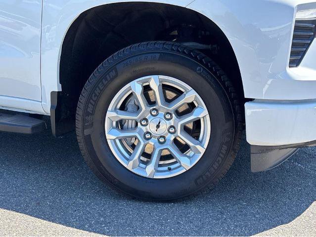 Used 2024 Chevrolet Silverado 1500 RST w/ Convenience Package II AWD/4WD image 4