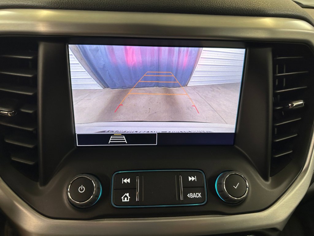 Used 2023 GMC Acadia SLE w/ Driver Convenience Package image 12