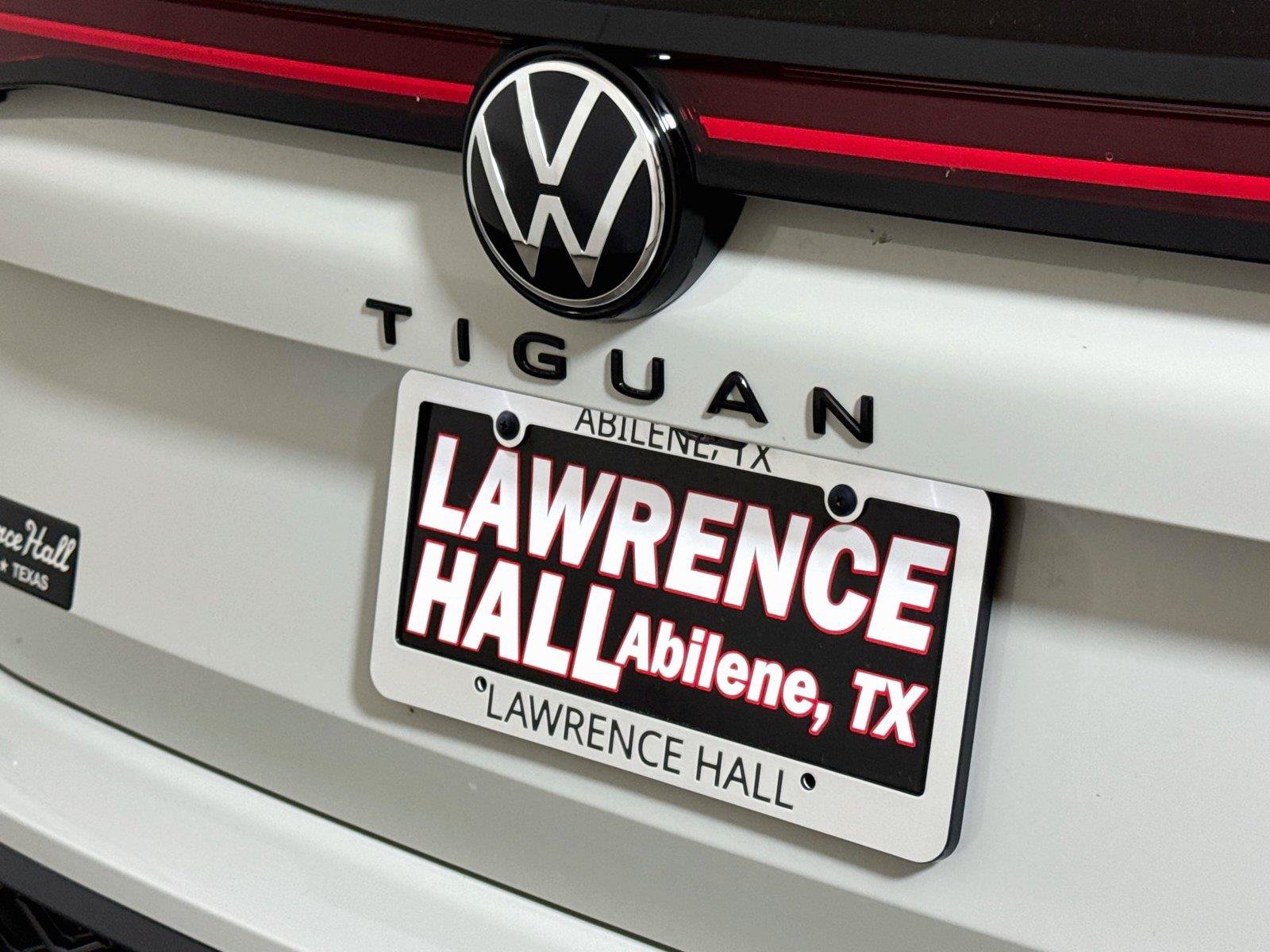 New 2026 Volkswagen Tiguan SE R-Line FWD image 17