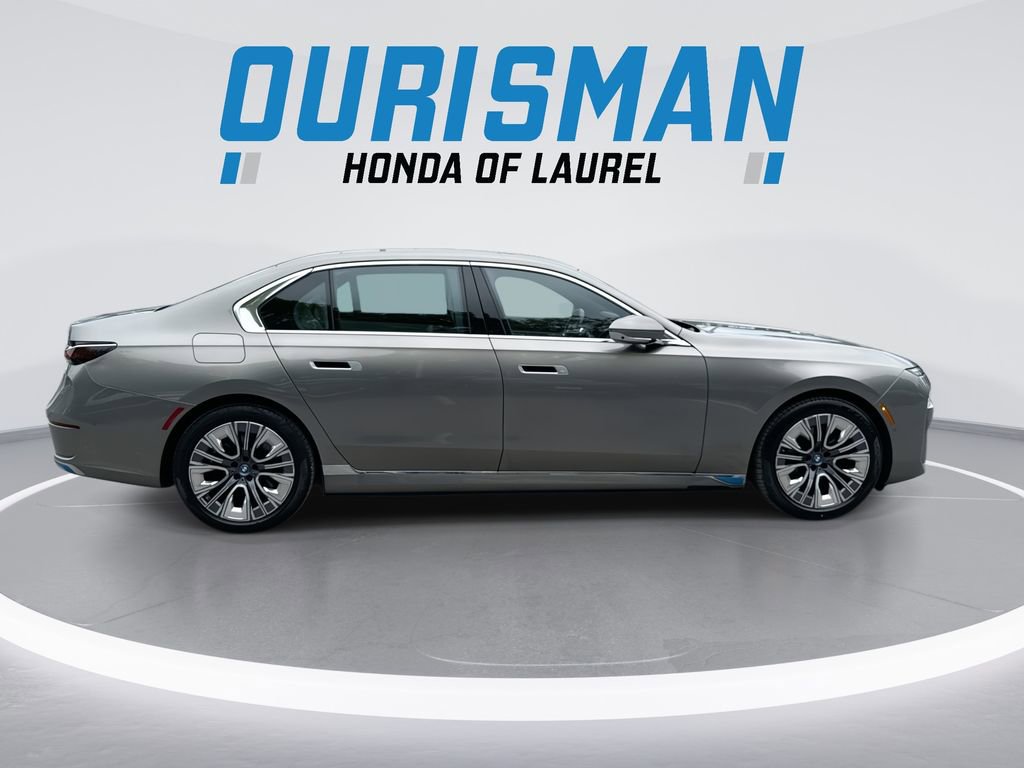 Used 2023 BMW i7 xDrive60 AWD/4WD image 9
