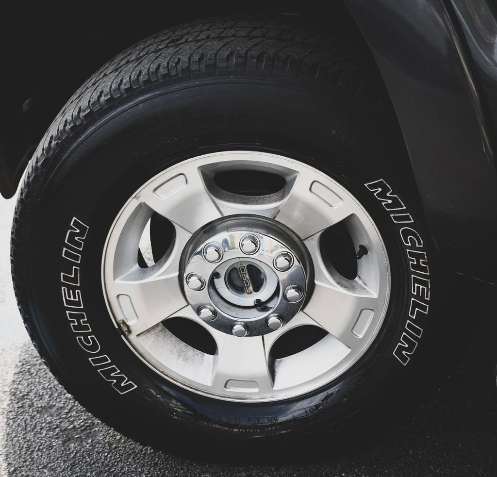 Used 2015 Ford F250 XLT w/ XLT Value Package image 3