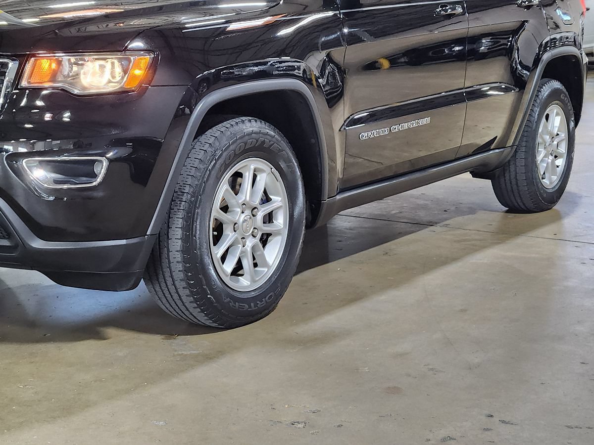 Used 2019 Jeep Grand Cherokee Laredo RWD image 16