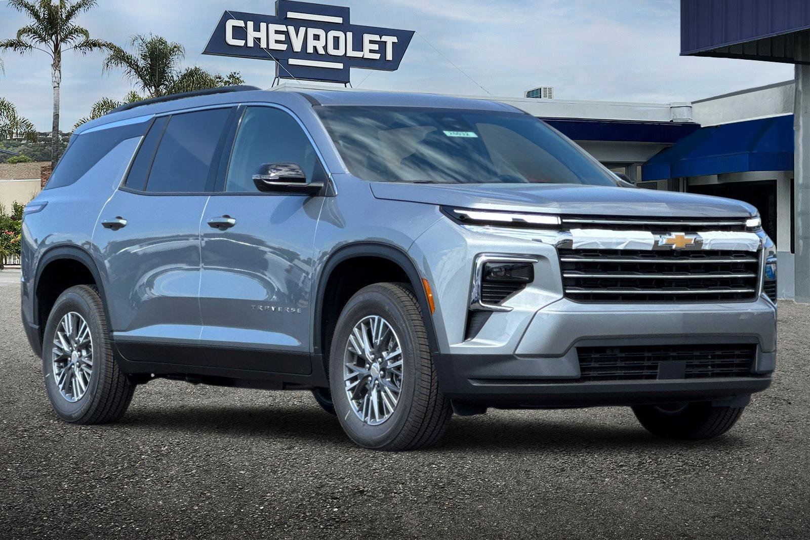 New 2026 Chevrolet Traverse LT image 2