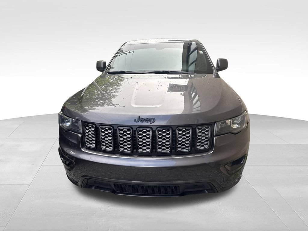 Used 2017 Jeep Grand Cherokee Altitude AWD/4WD image 2