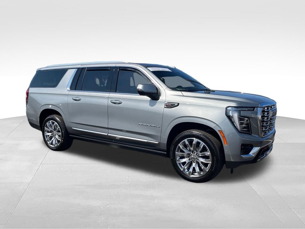 Used 2025 GMC Yukon XL Denali w/ Sun & Power Step Package AWD/4WD image 7