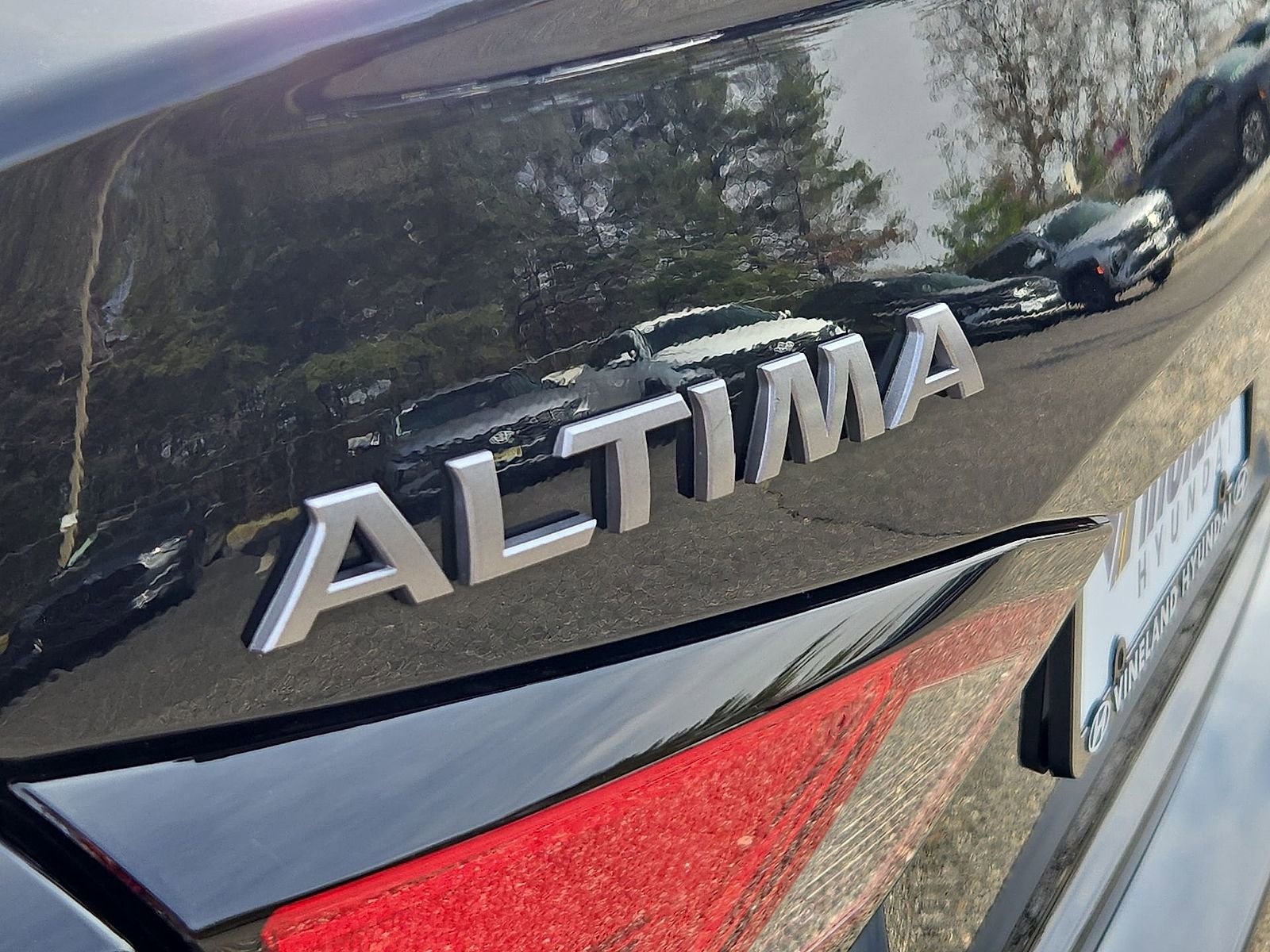 Used 2025 Nissan Altima 2.5 SV image 29