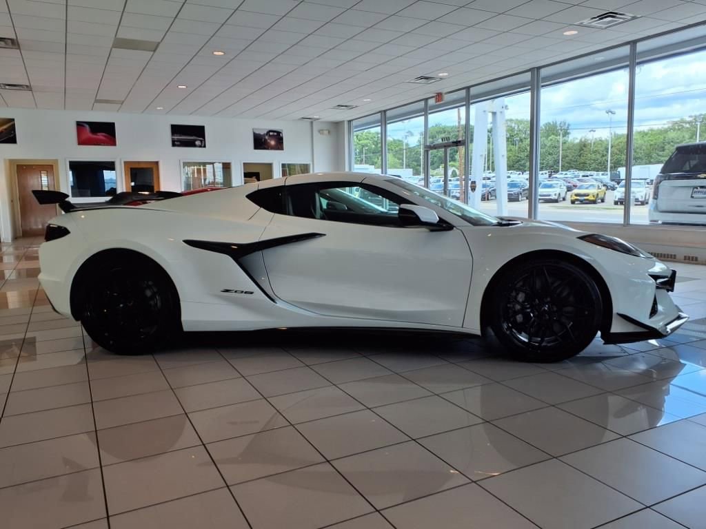 New 2025 Chevrolet Corvette Z06 w/ Z07 Performance Package image 3