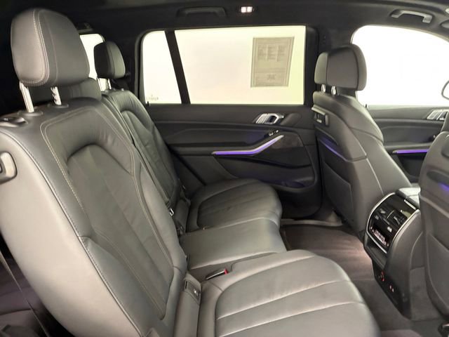 Used 2022 BMW X7 xDrive40i w/ Executive Package AWD/4WD image 16
