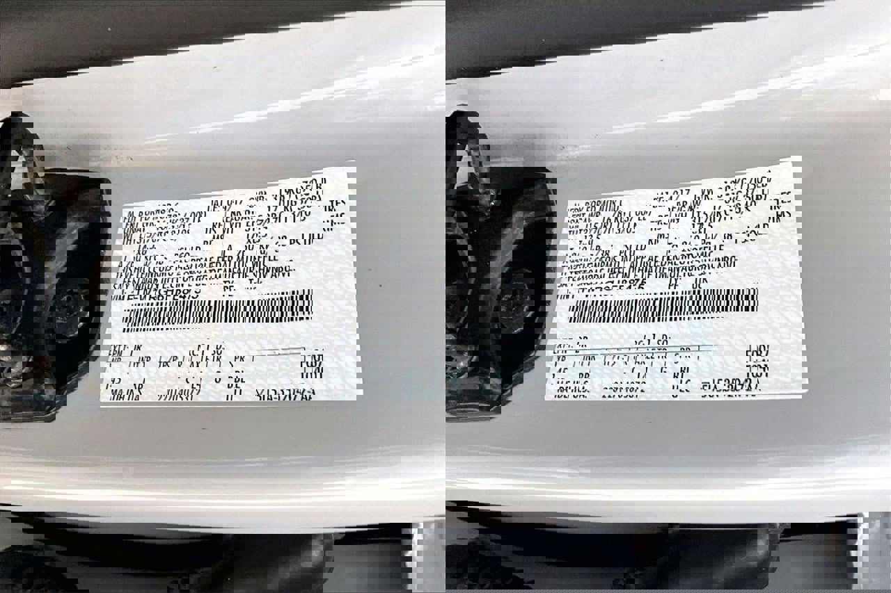 Used 2017 Ford F150 Raptor w/ Equipment Group 801A Mid image 33