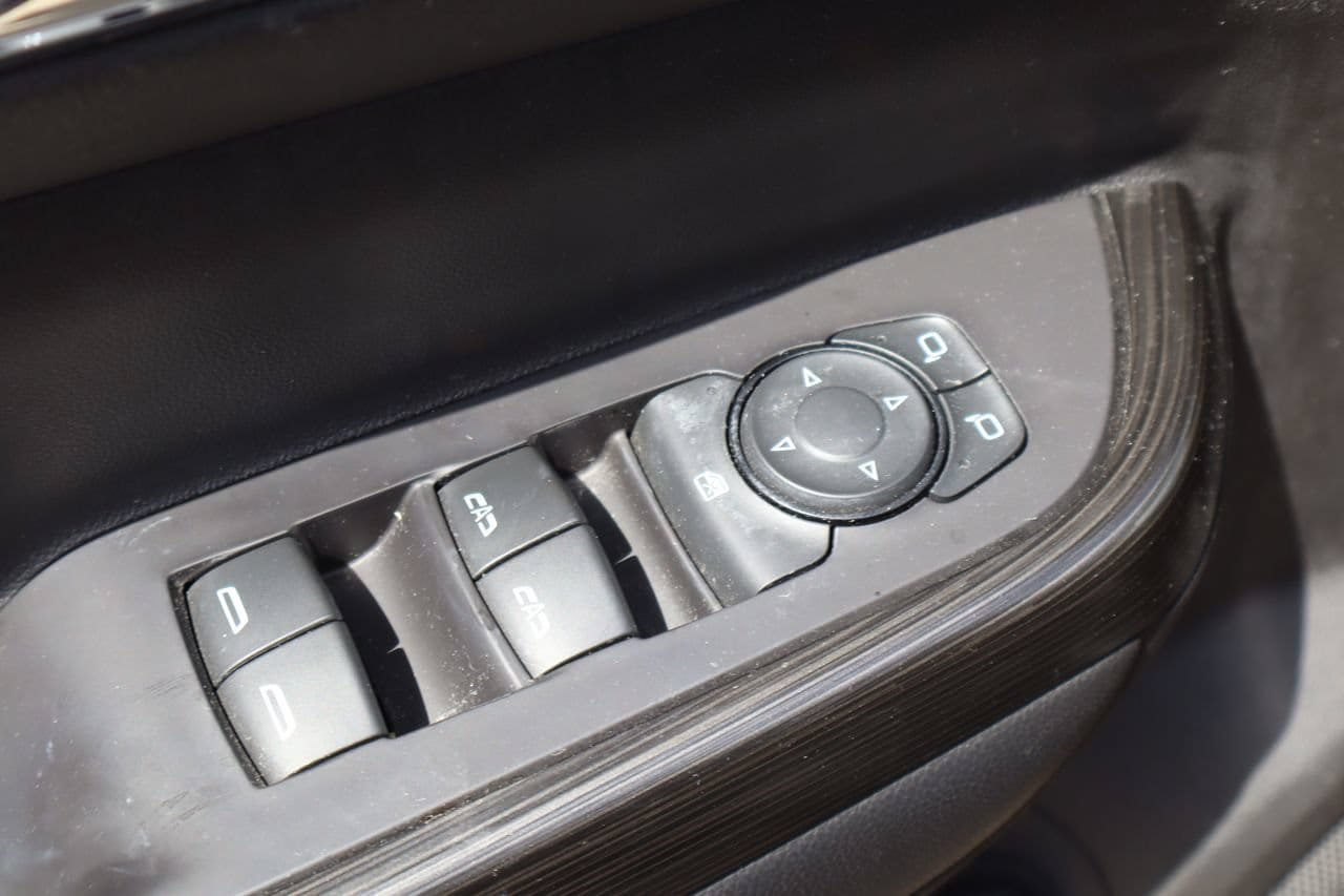 Used 2020 GMC Acadia SLT FWD image 21