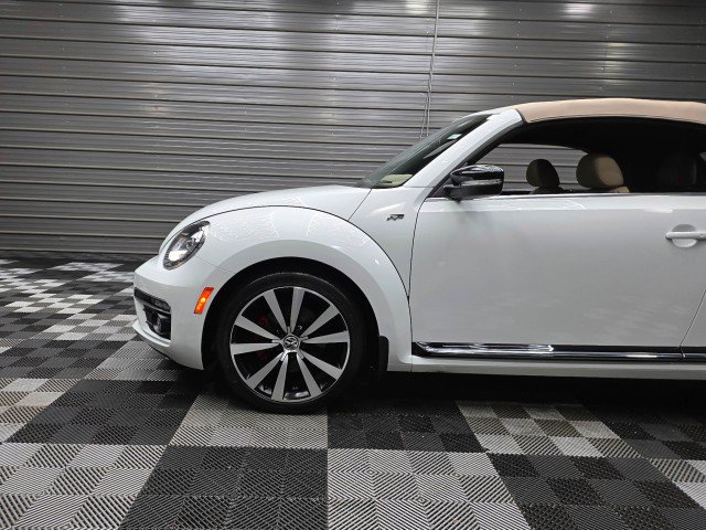 Used 2015 Volkswagen Beetle R-Line FWD image 35