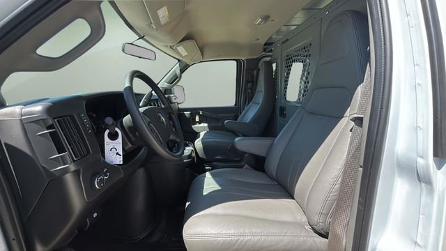 New 2026 Chevrolet Express 2500 w/ Driver Convenience Package RWD image 10