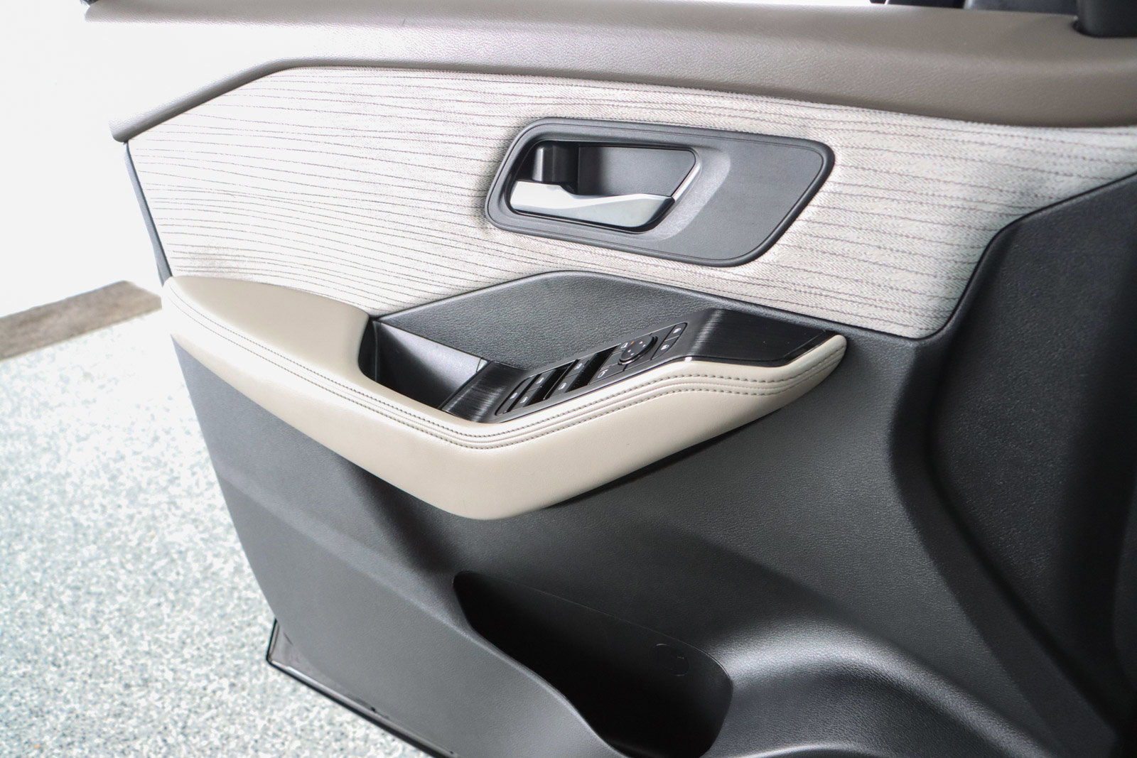 Used 2023 Nissan Rogue SV image 21