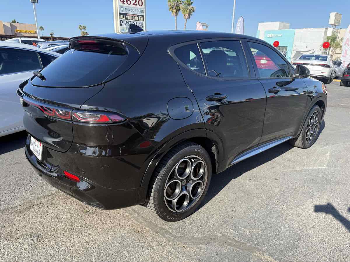 Used 2024 Alfa Romeo Tonale Ti AWD/4WD image 4