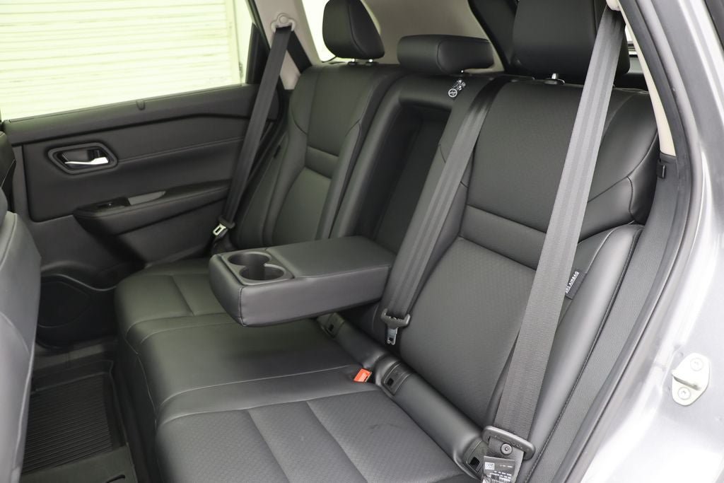 Used 2024 Nissan Rogue SV w/ SV Premium Package AWD/4WD image 12