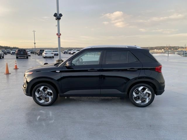 Used 2022 Hyundai Venue SEL image 5