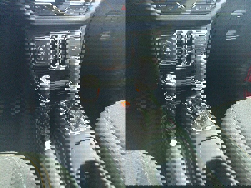 Used 2025 Jeep Wrangler Unlimited Sahara image 23