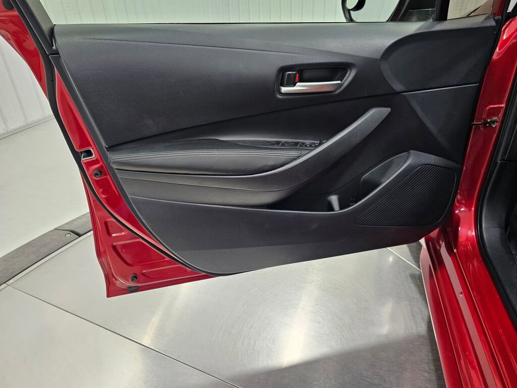 Used 2020 Toyota Corolla LE w/ Carpet Mat Package (TMS) image 31