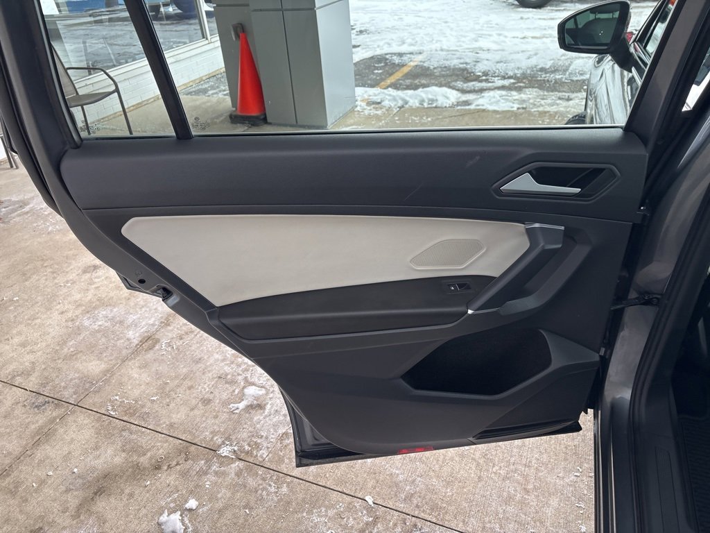 Used 2020 Volkswagen Tiguan SEL image 21