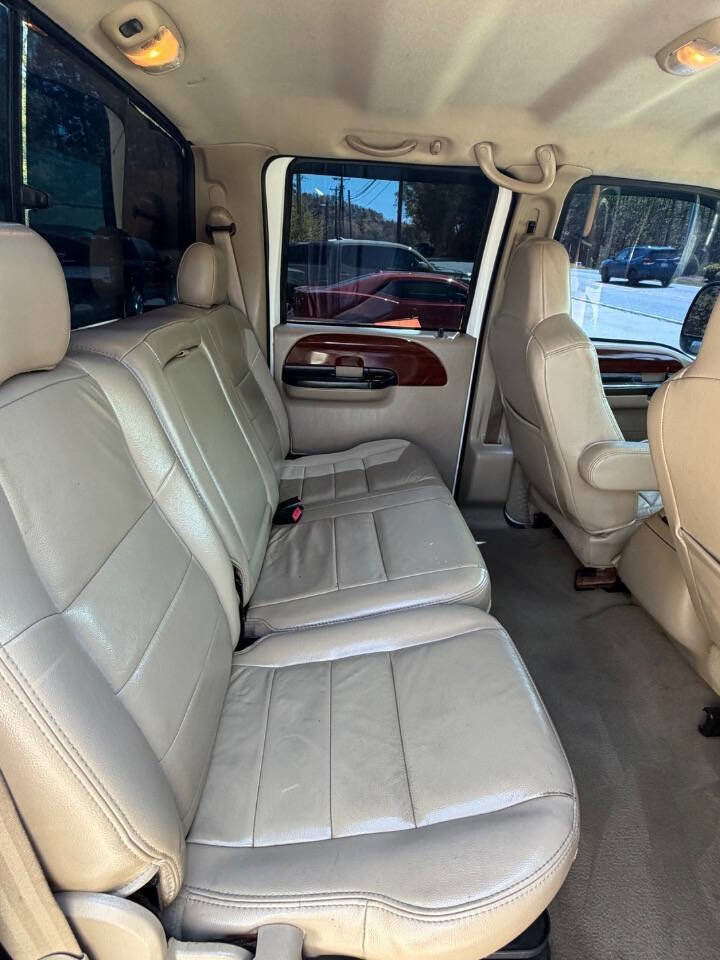 Used 2005 Ford F350 Lariat image 12