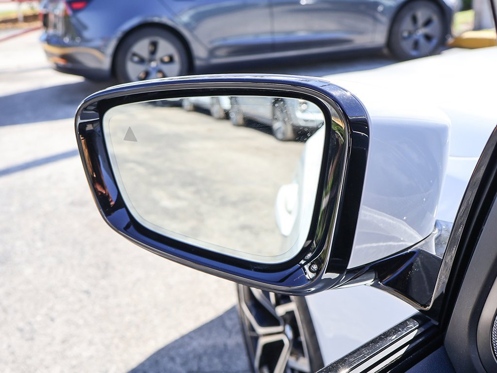 Used 2023 BMW 540i w/ M Sport Package image 42