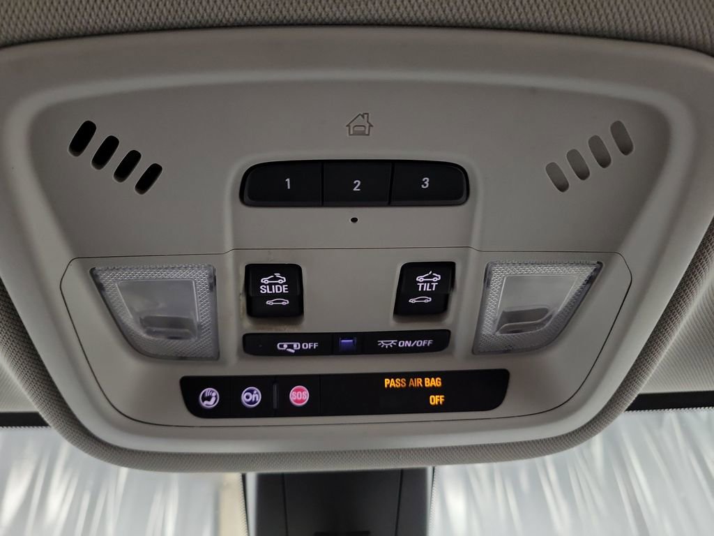 Used 2018 Chevrolet Traverse LT image 23