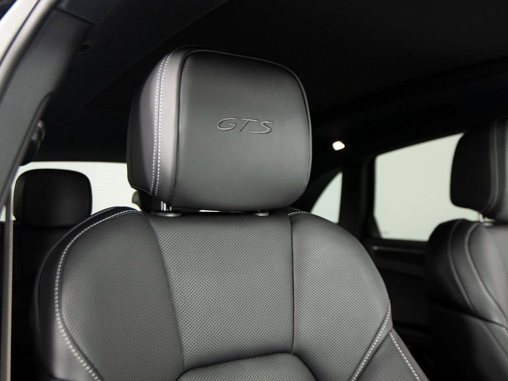 New 2026 Porsche Macan GTS image 35