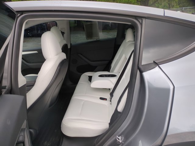 Used 2024 Tesla Model Y Performance AWD/4WD image 21