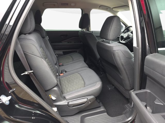 Used 2025 Nissan Pathfinder S FWD image 36