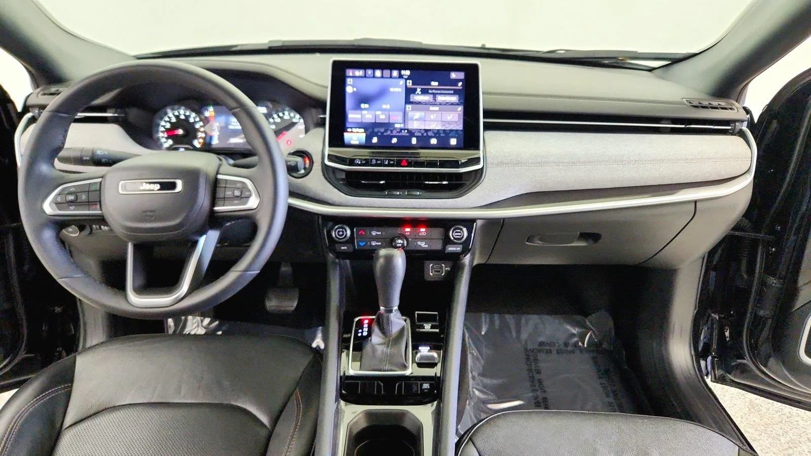 Used 2023 Jeep Compass Latitude AWD/4WD image 26