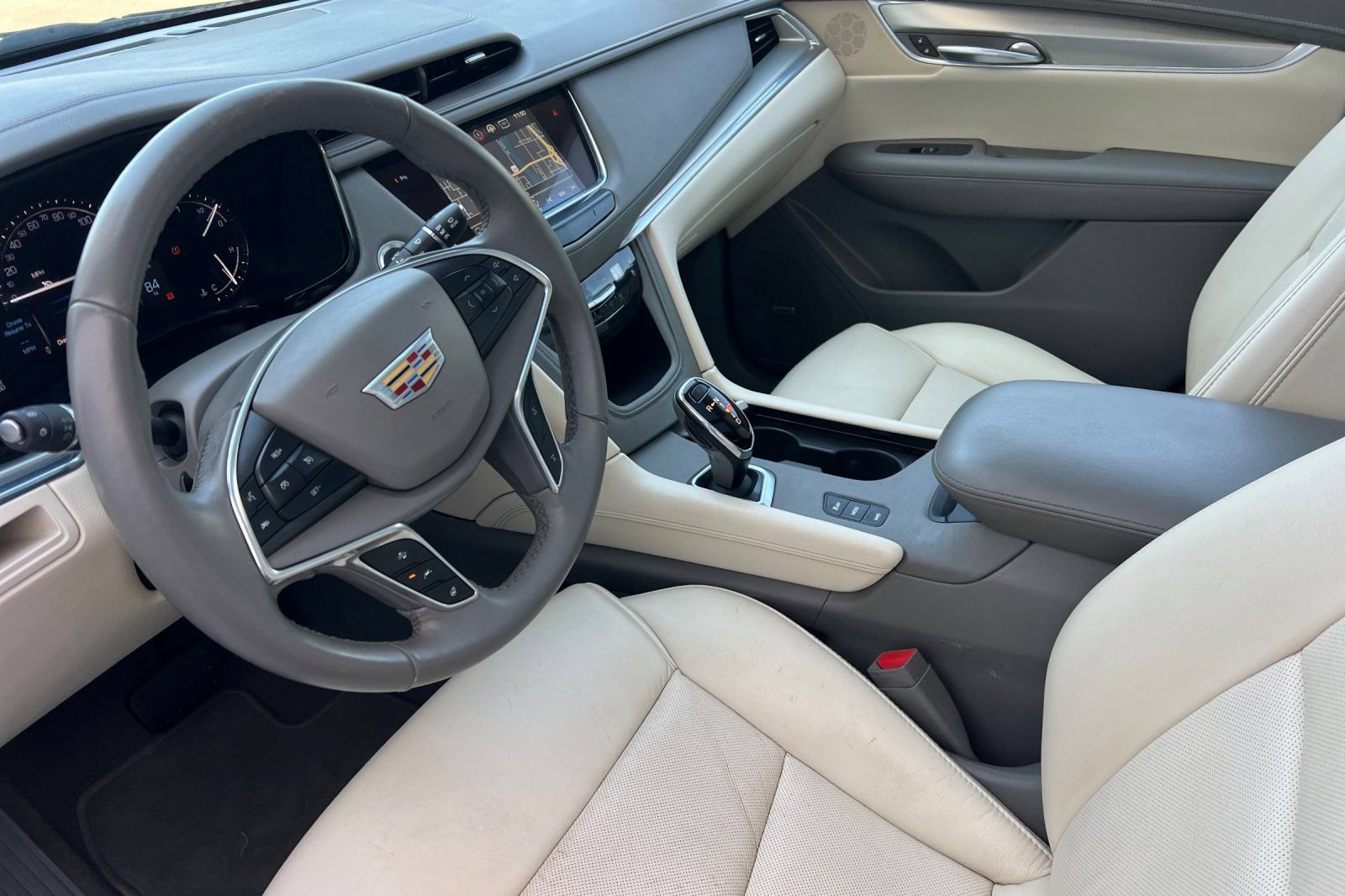Used 2018 Cadillac XT5 Premium Luxury AWD/4WD image 7