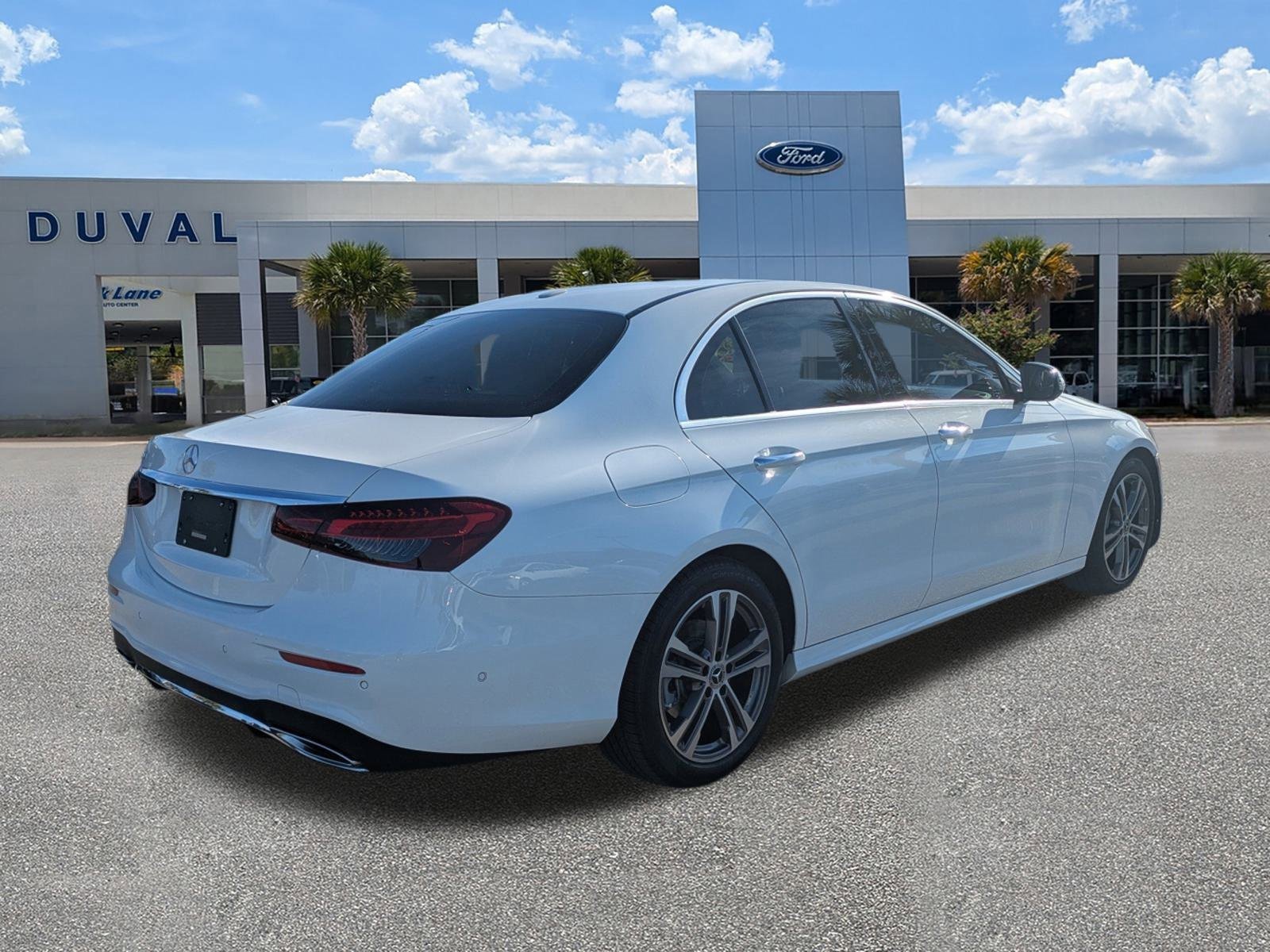 Used 2021 Mercedes-Benz E 350 Sedan w/ Premium Package image 4