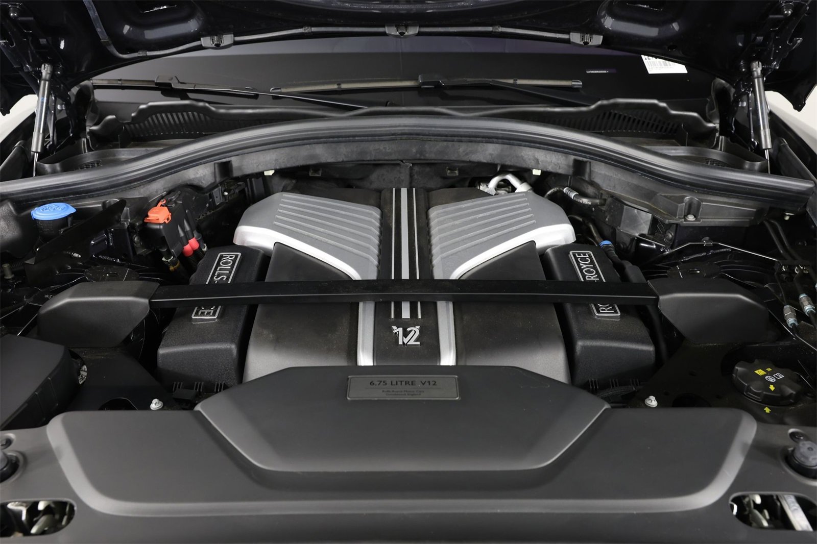 Certified 2024 Rolls-Royce Cullinan image 27