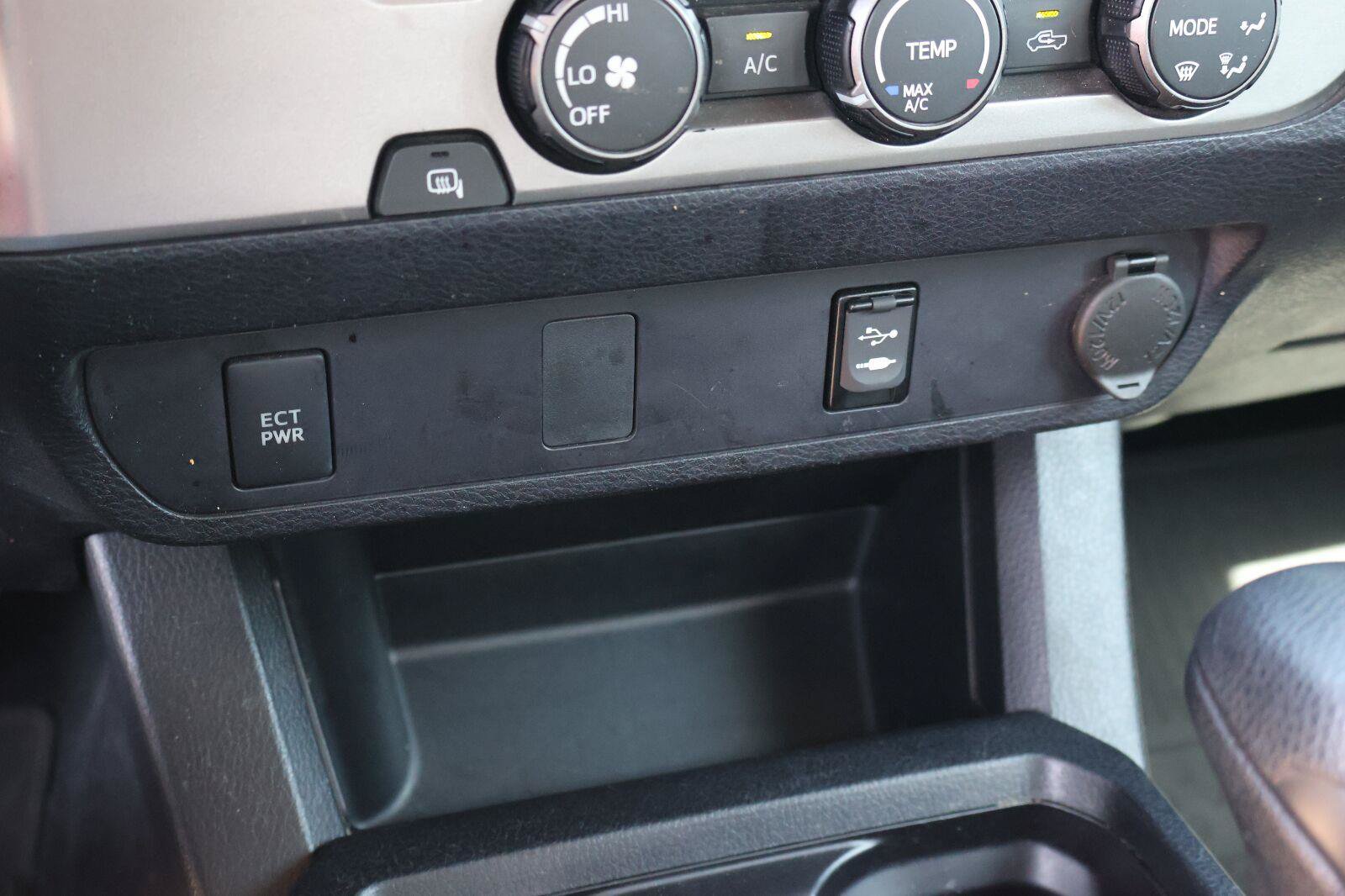 Used 2019 Toyota Tacoma SR w/ SR Convenience Package RWD image 24