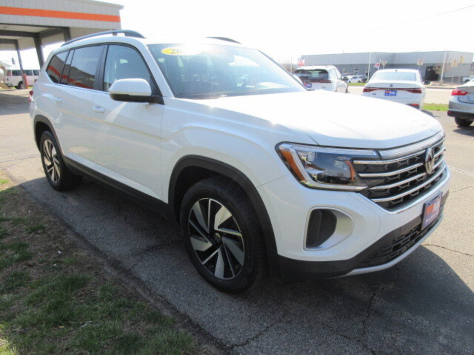 Used 2025 Volkswagen Atlas SE image 7