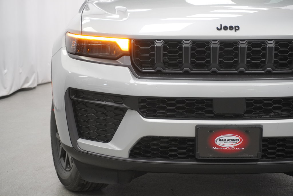 New 2026 Jeep Grand Cherokee Altitude AWD/4WD image 6
