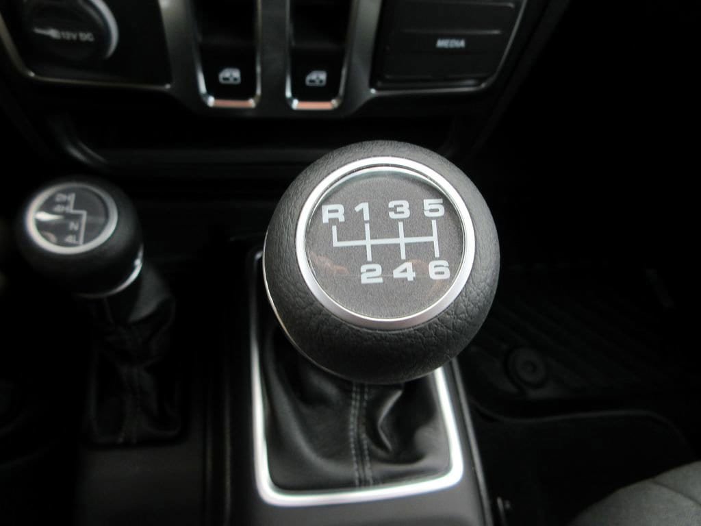 Used 2025 Jeep Wrangler Sport AWD/4WD image 20