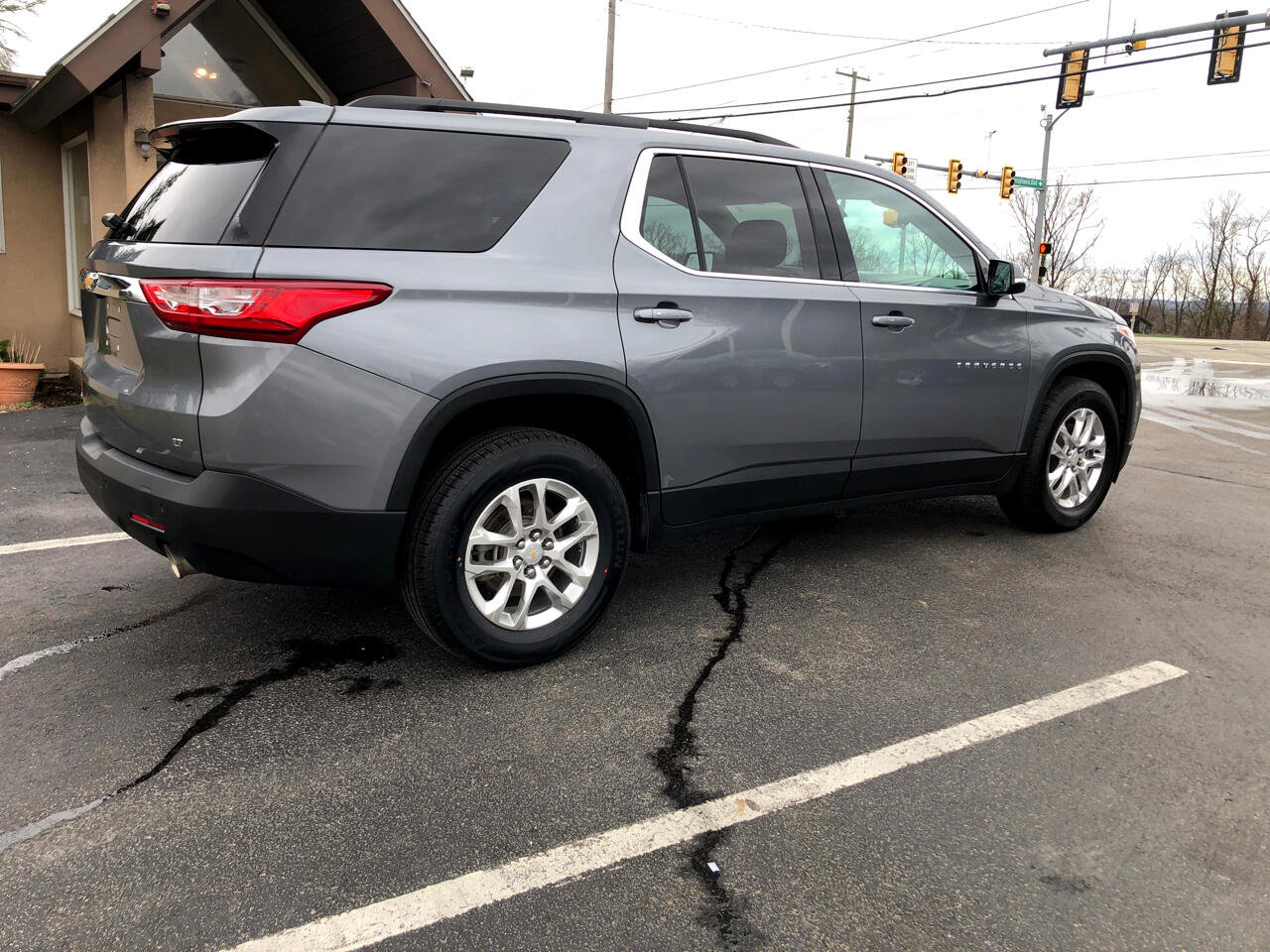 Used 2020 Chevrolet Traverse LT image 5