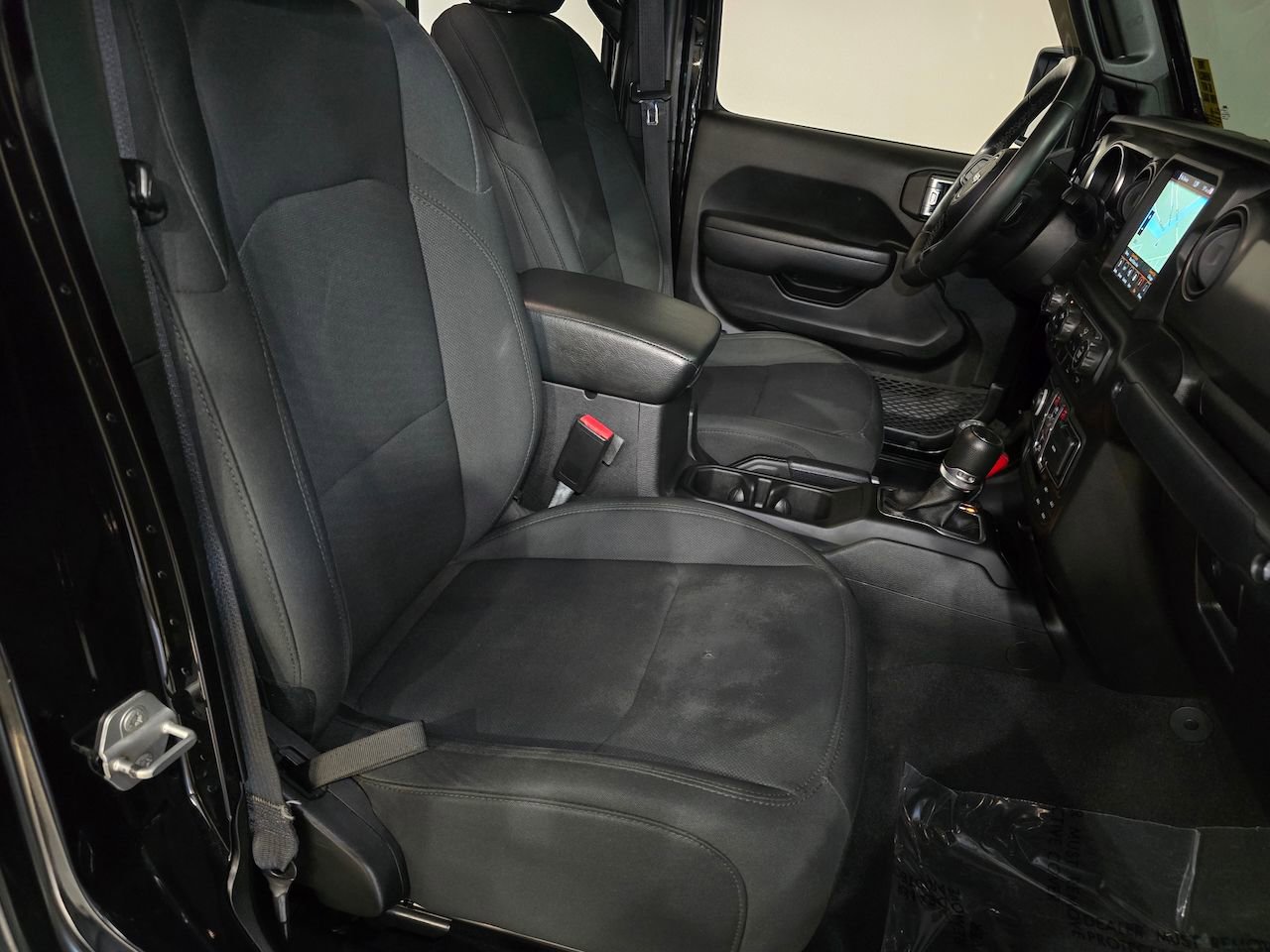 Used 2021 Jeep Gladiator Willys image 36