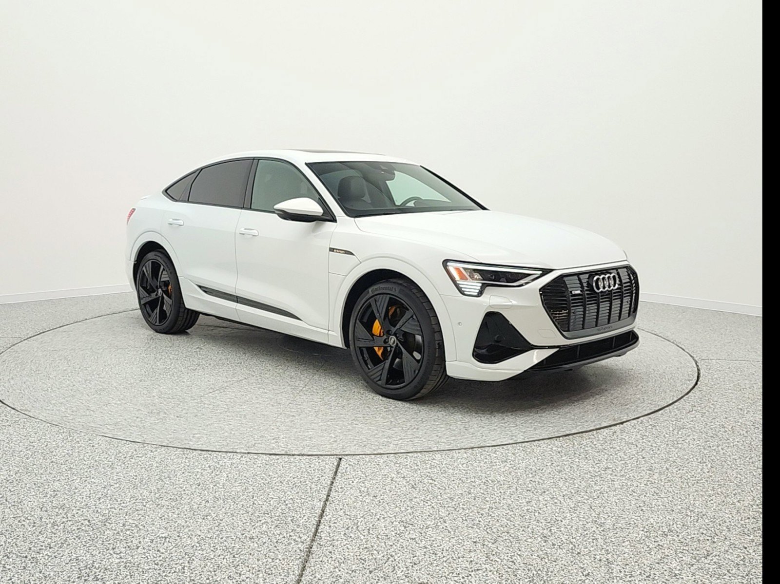 Used 2023 Audi e-tron Prestige w/ Prestige Package image 3