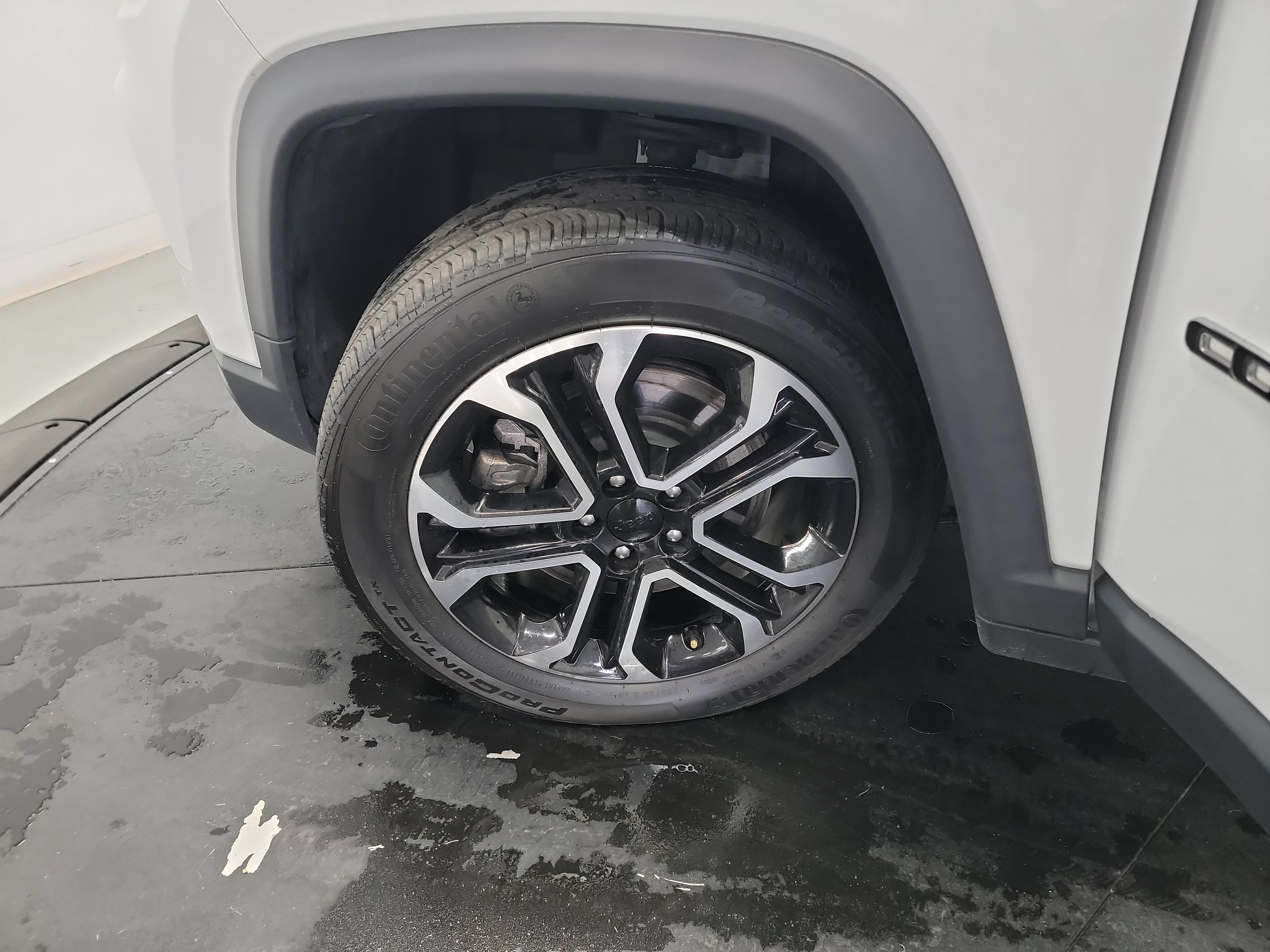 Used 2023 Jeep Compass Limited AWD/4WD image 29
