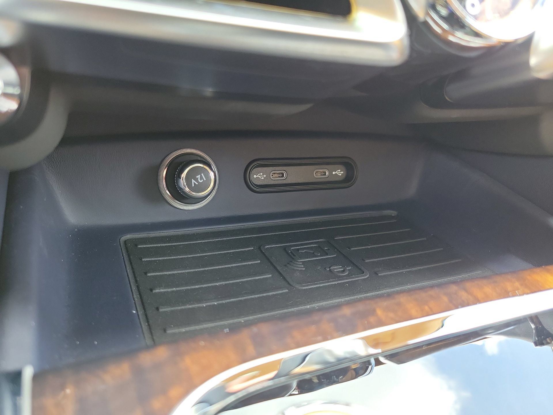 Used 2025 Bentley Flying Spur Plug-In Hybrid AWD/4WD image 68
